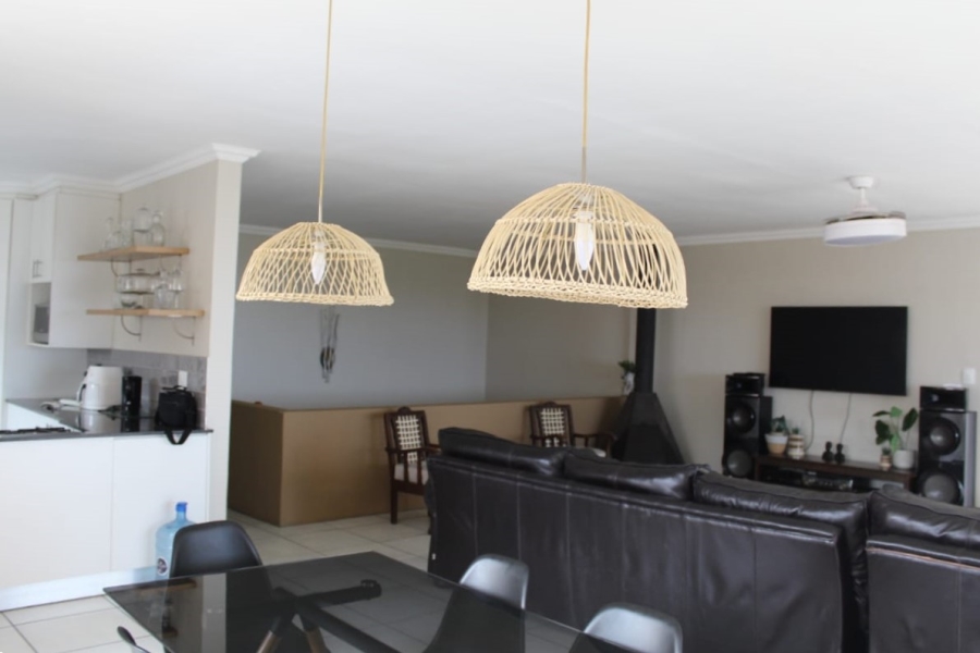 5 Bedroom Property for Sale in Wavecrest Eastern Cape